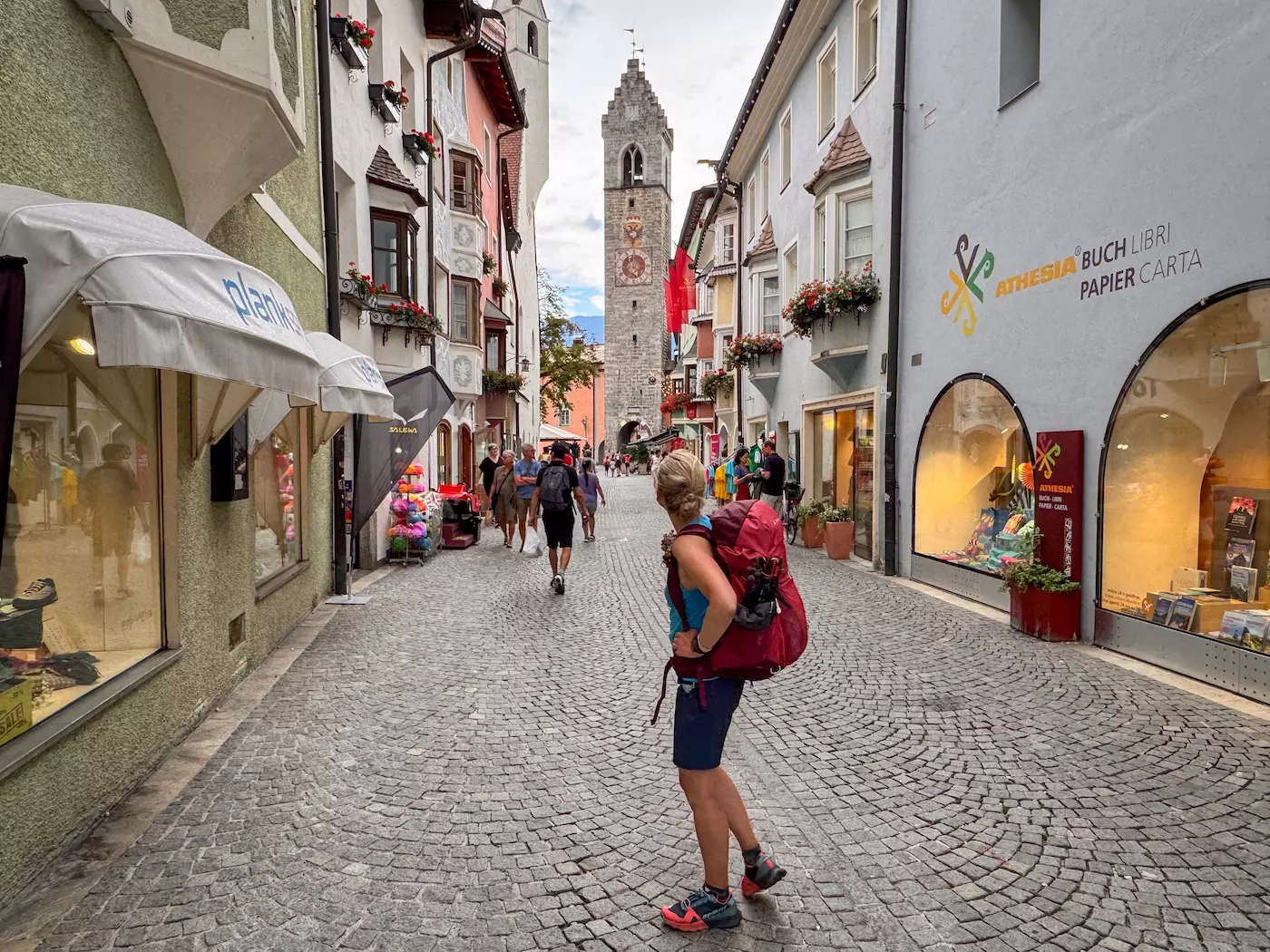 wanderreisen_alpenueberquerung_garmisch_sterzing_sterzing_fu__gaengerzone_zwoelferturm_wanderer