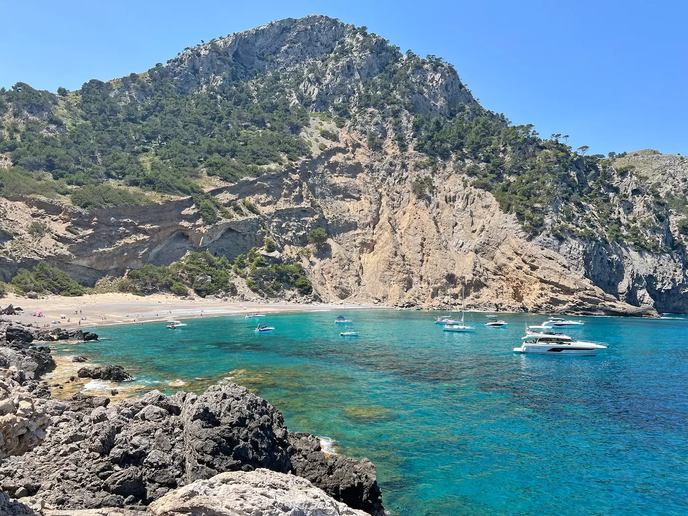 wanderreisen_mallorca_halbinsel_alcudia_coll_baix_boote