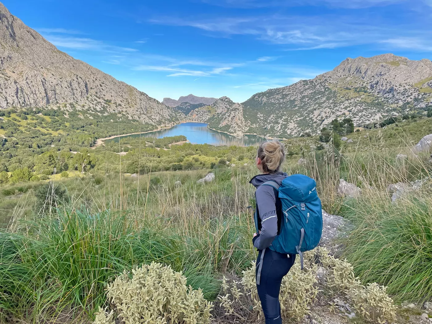 wanderreisen_mallorca_pilgerweg_cuber_gorg_blau_wanderin