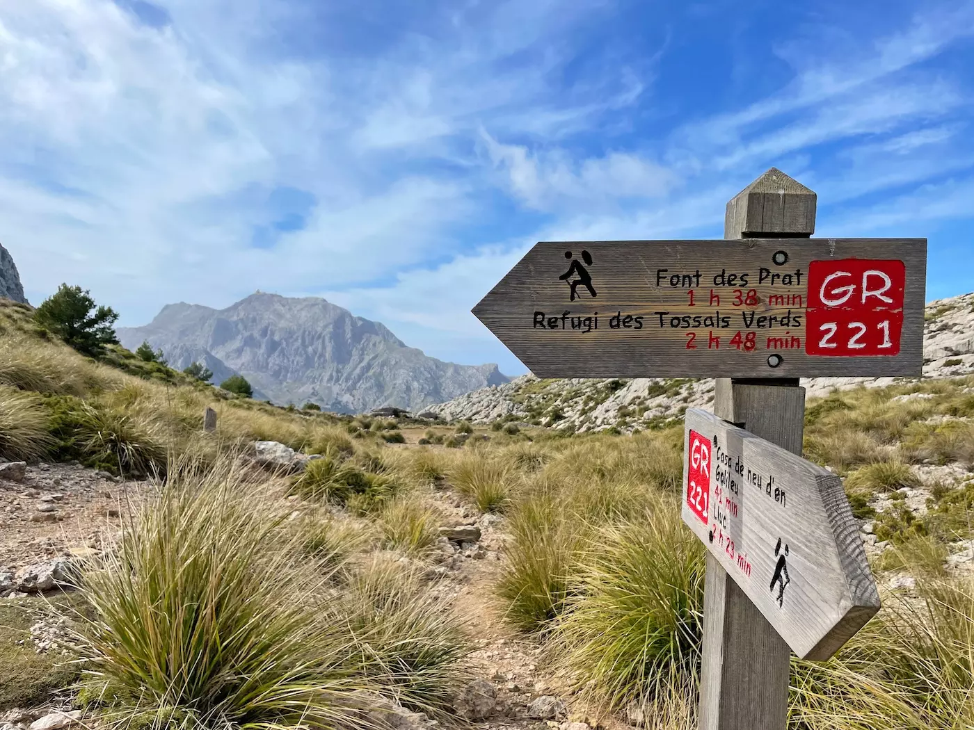 wanderreisen_mallorca_tramuntana_gr221_wegweiser