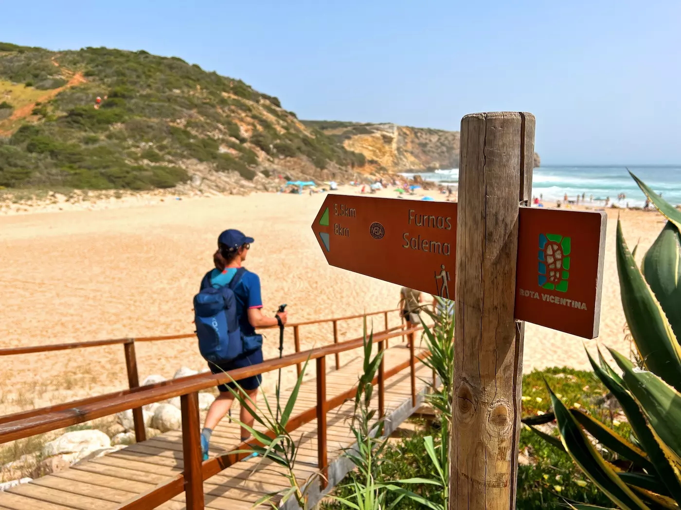 wanderreisen_portugal_kuestenwandern_algarve_offizieller_wegeiser_wanderer_praia_do_zavial