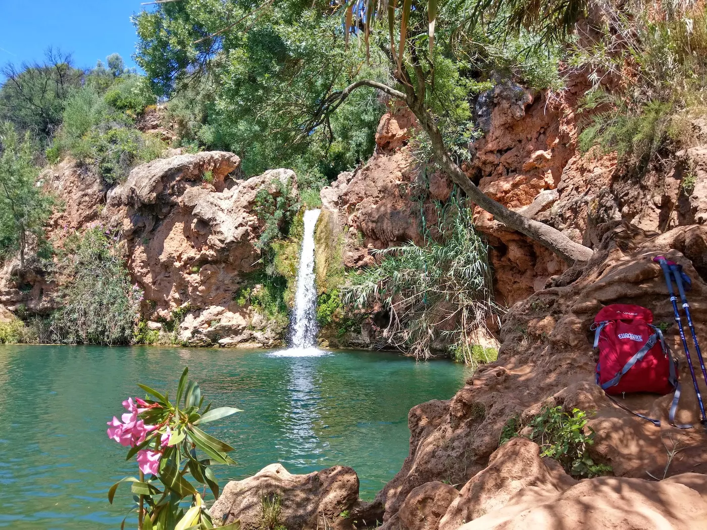 wanderreisen_portugal_kuestenwandern_algarve_wasserfall_pego_do_inferno_wanderrast