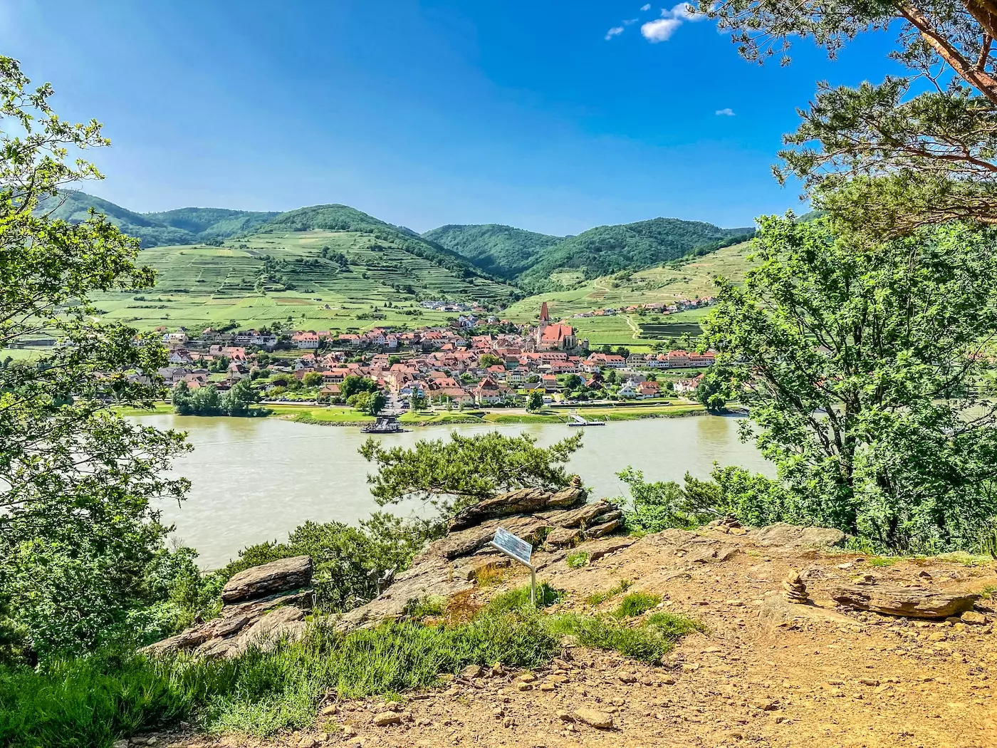 wanderreisen_welterbesteig_wachau_blick_rossatz
