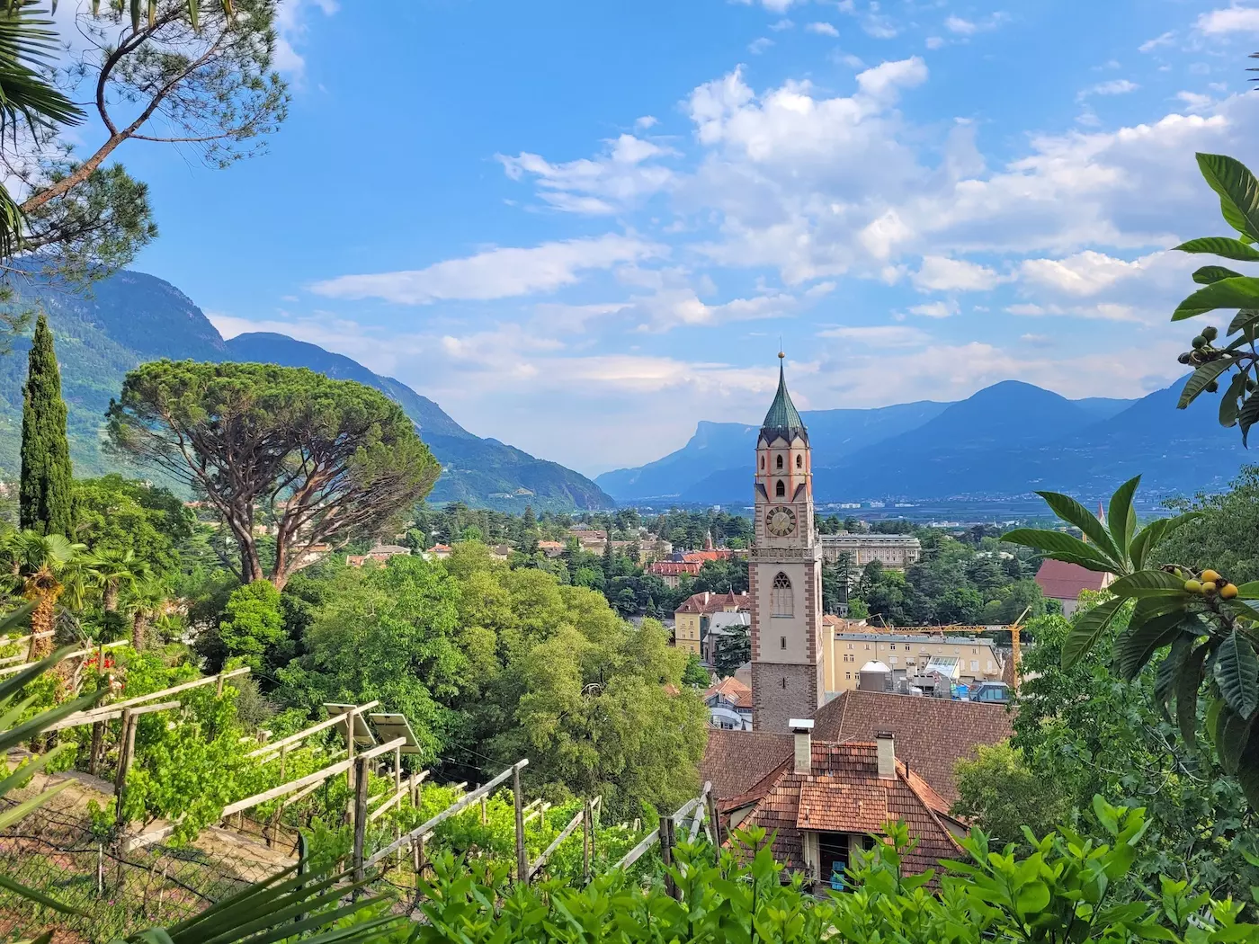 wanderreisen_meran_ausblick_kirche_tappeinerweg