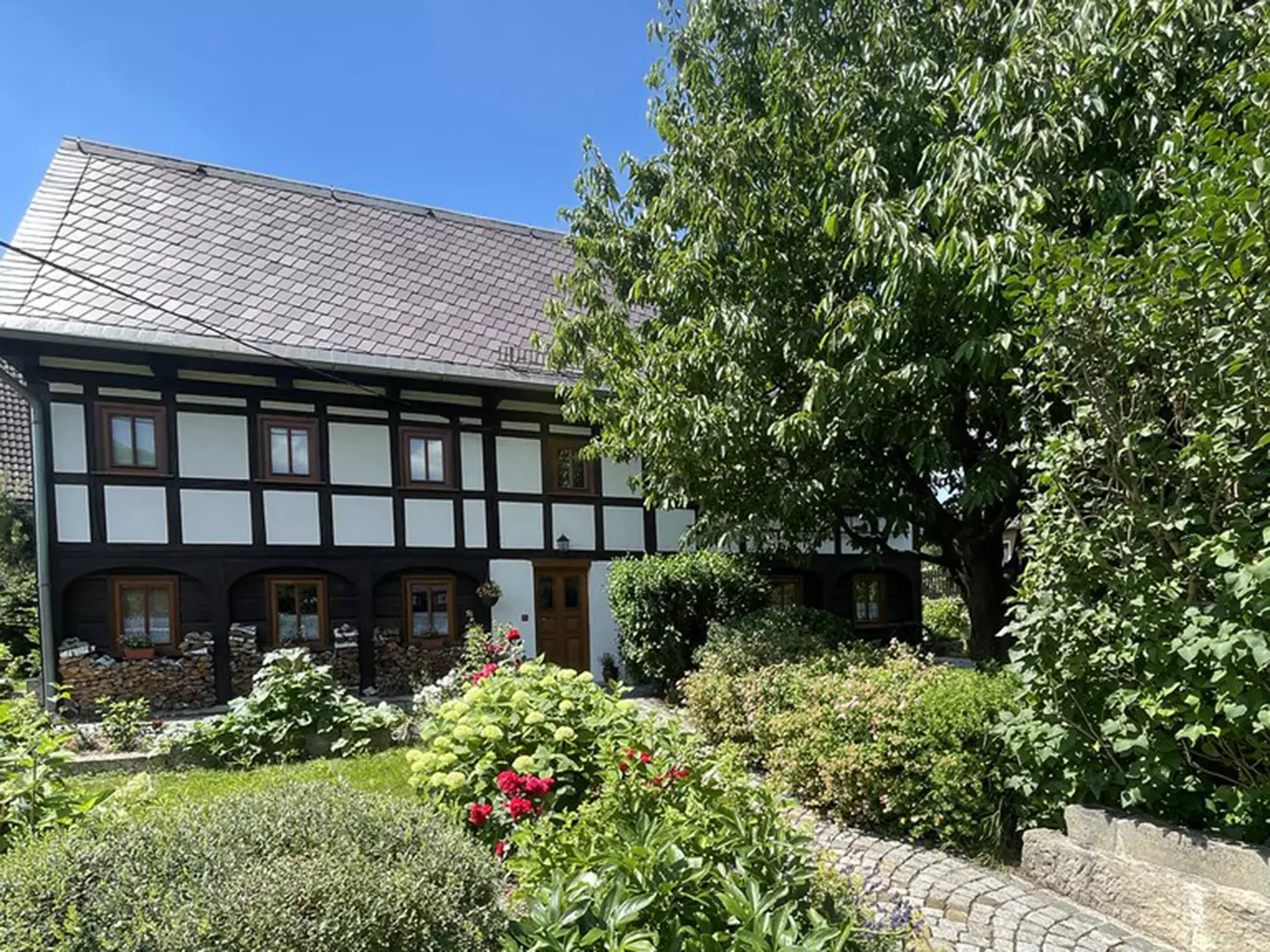 umgebindehaus-am-oberlausitzer-bergweg-c-augustustours-lilli-sureck
