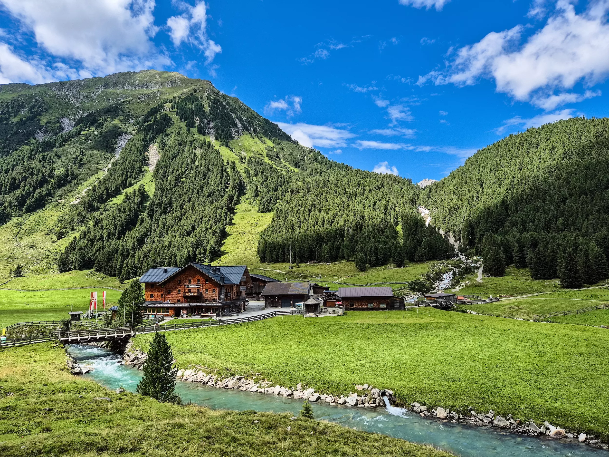 wanderreisen_hohe_tauern_huettentour_krimmler_tauernhaus