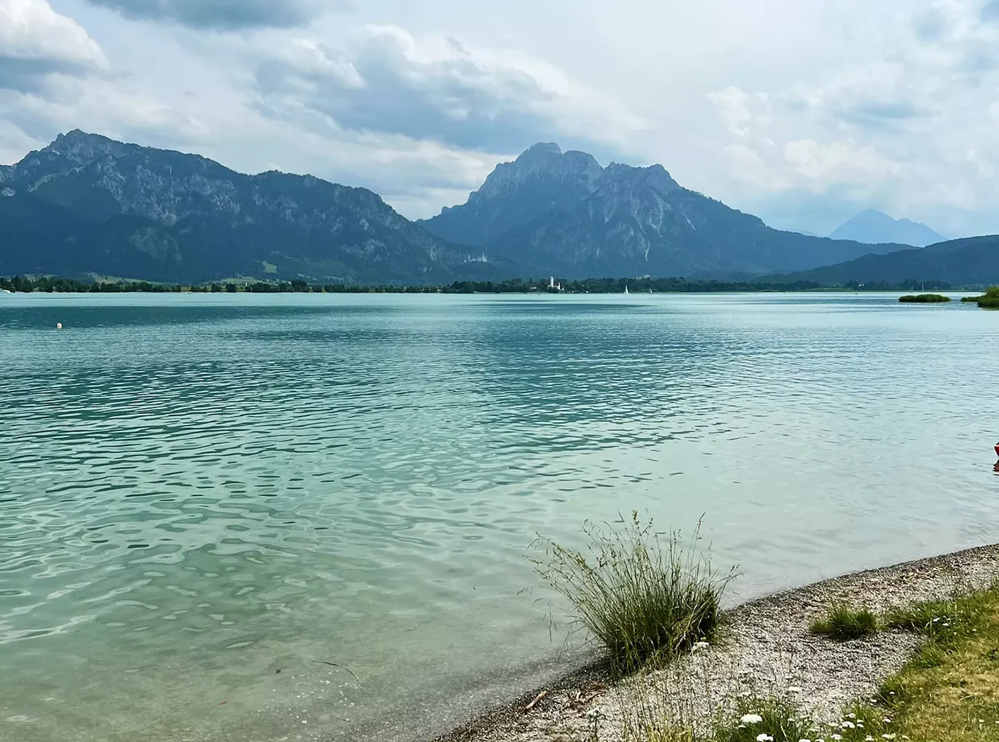 Forggensee_mit_Blick_auf_Schloss_Neuschwanstein